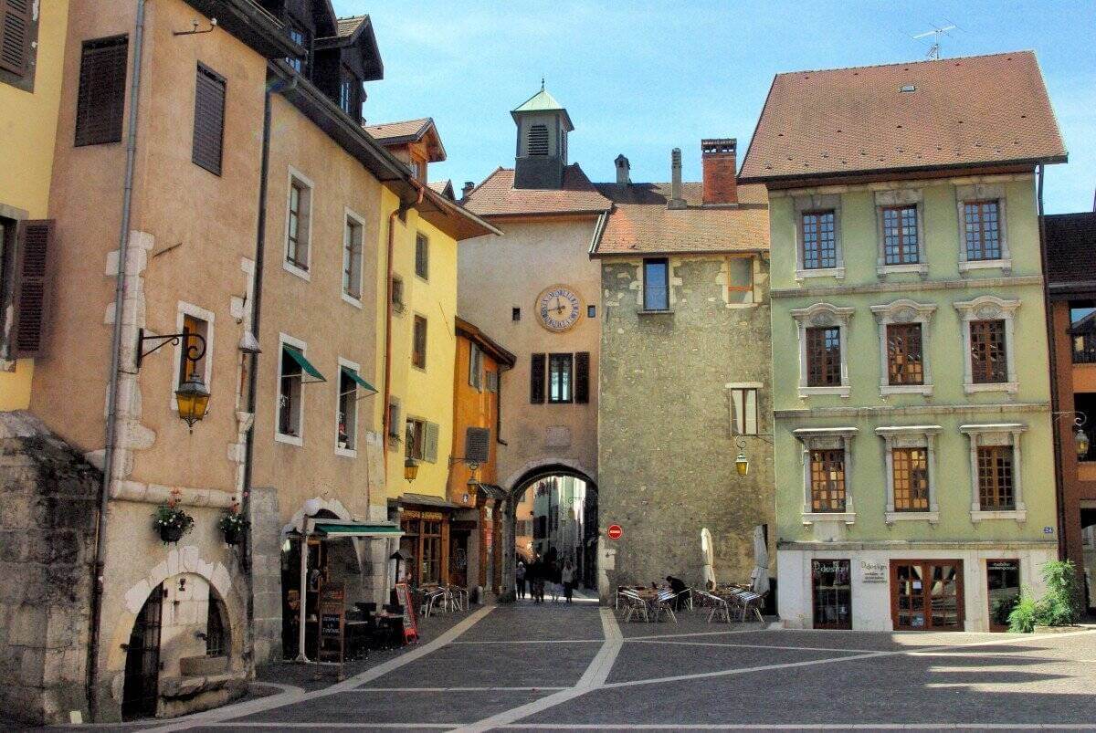 Explore Charming Medieval Streets and Buildings Annecy France