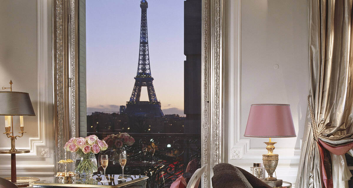 Hotel Plaza Athénée - Hotel With Eiffel Tower View