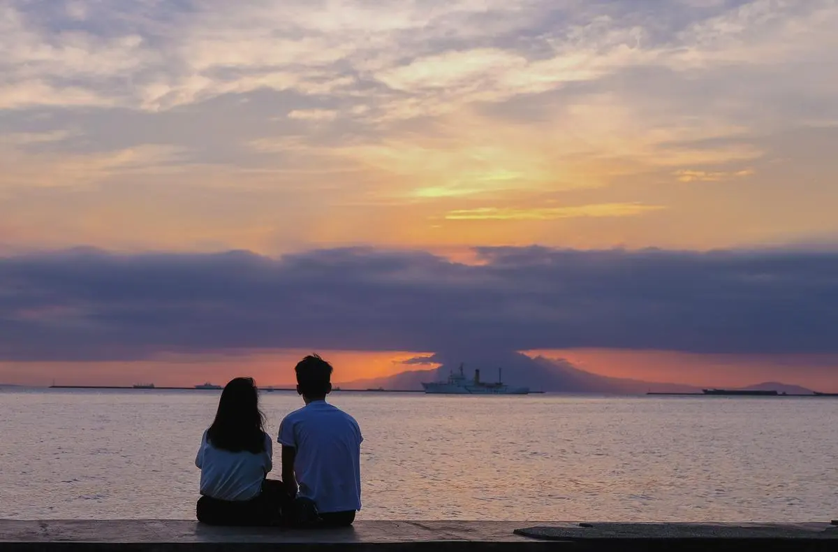 couple Sunset by Manila Bay