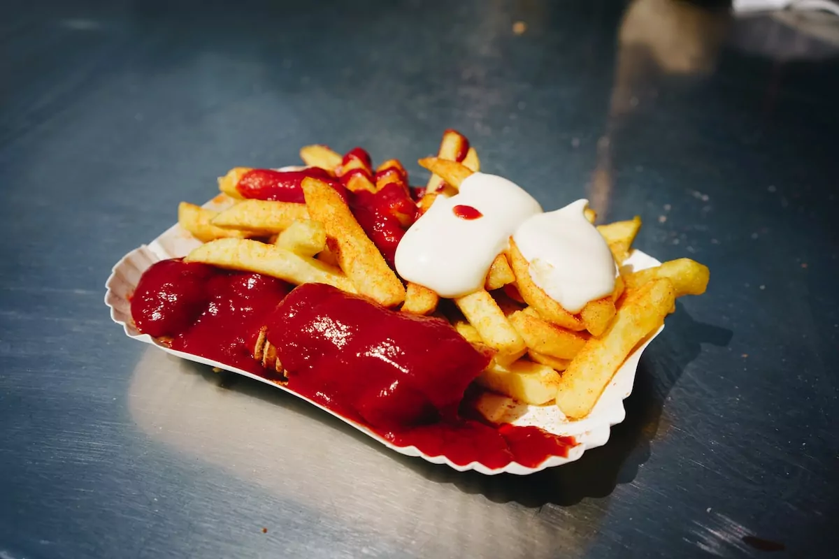 fries with ketchup - Berlin Currywurst
