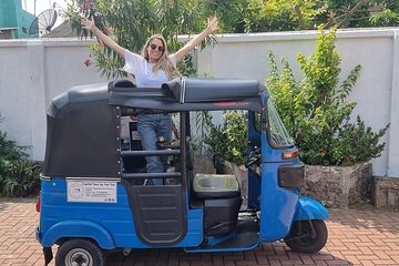 Tuk Tuk Tour Colombo: Sightseeing, Entry Fees & Food Included