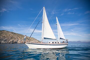 Discover the wildest Costa Brava sailing