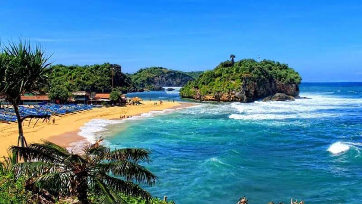 Pantai Drini Gunung Kidul Jogja, Indah dan Menawan - Mundo Maya