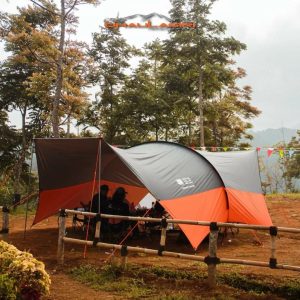 Perlengkapan camping yang harus dibawa 