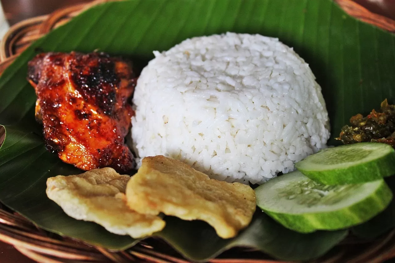 10 Rekomendasi Tempat Makan Jakarta Timur, Cocok Buat Berburu Kuliner