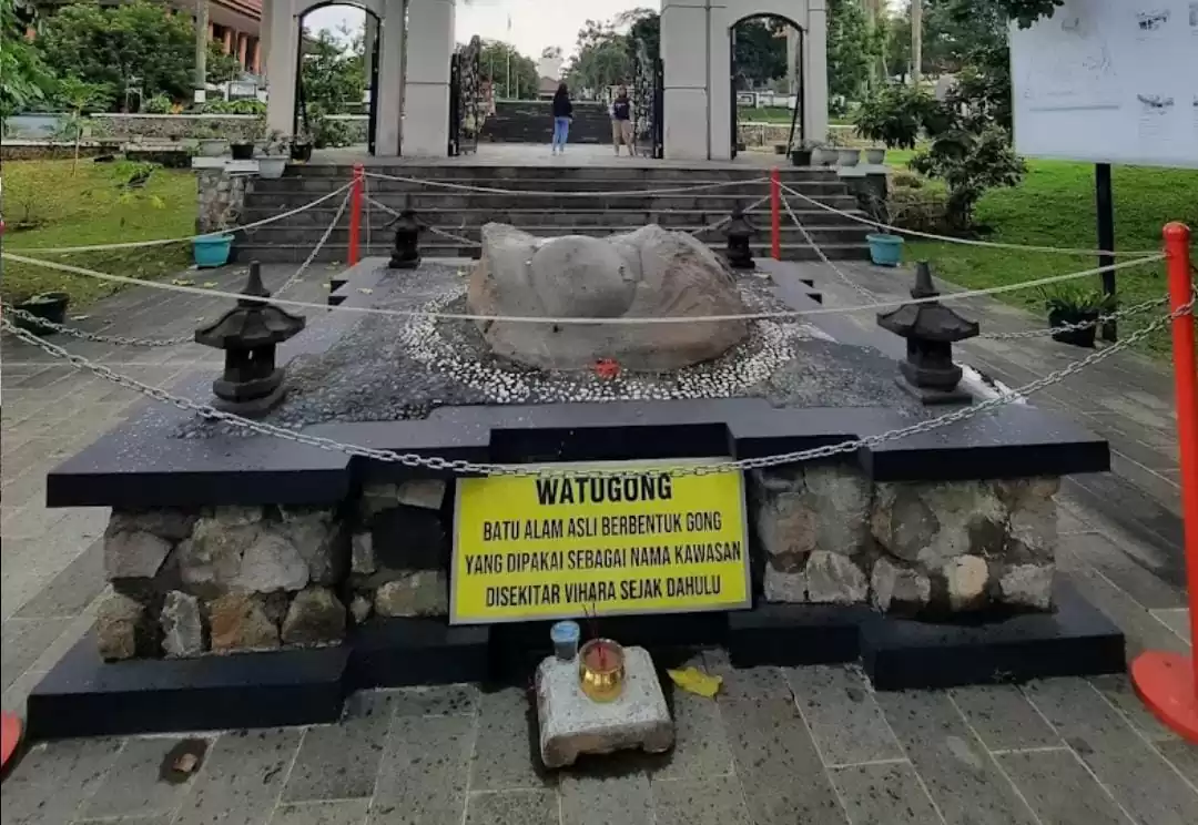 Watu gong Semarang 