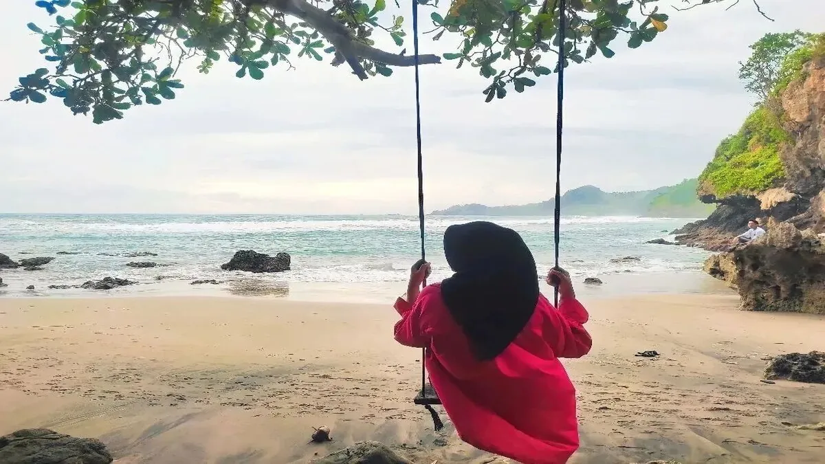 Pantai Gebyuran: Hidden Gem Kebumen yang Menakjubkan