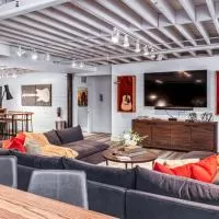 Skyline Suite with Penthouse & Rooftop Deck